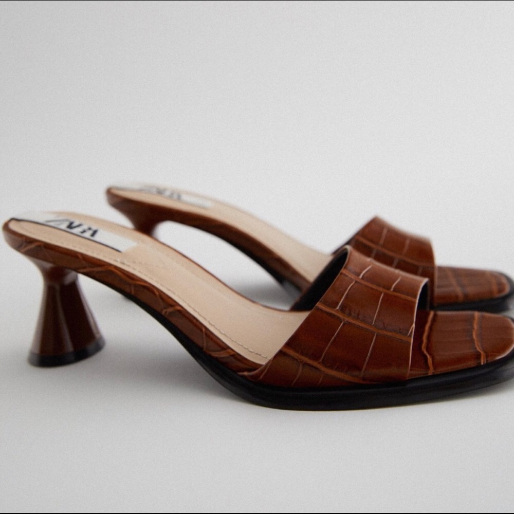 Brown Kitten Heels slide sandals